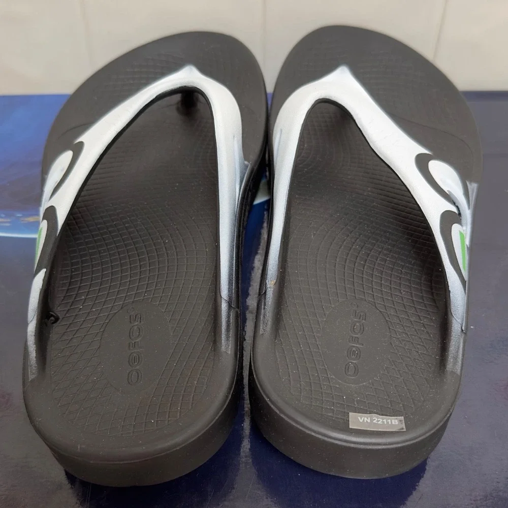 New OOFOS Original Flip Flop Mens 9 Euro 42 Womens size 11 Sandals Thongs No Tag